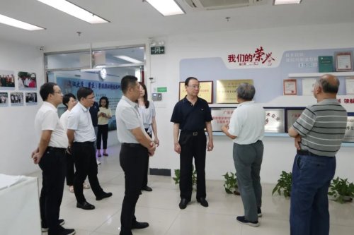 科技部火炬中心原党委书记、主任赵明鹏一行莅临我院调研指导